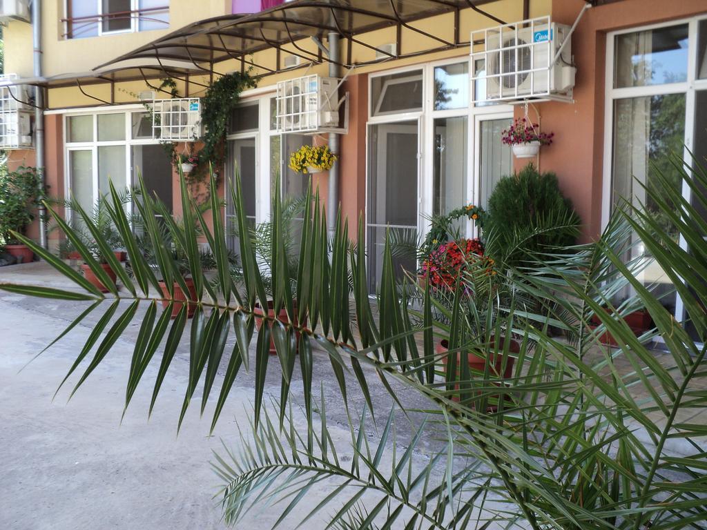 Meni Apartments And Guest Rooms Sozopol Exterior foto